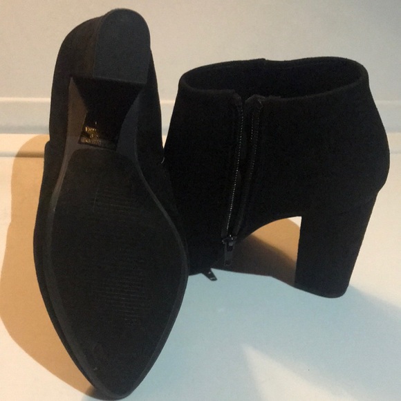 Booties 🖤 - Picture 4 of 7